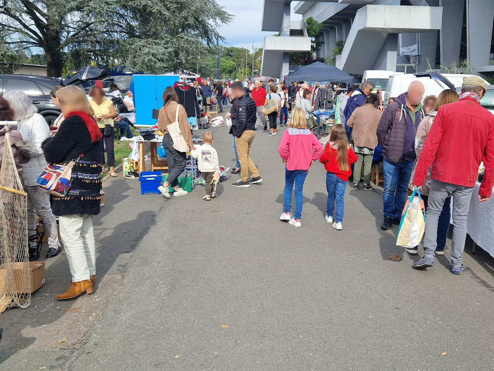 VIDE-GRENIER
